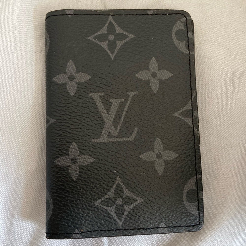 LOUIS VUITTON STYLE WALLET, UNISEX, EUC.